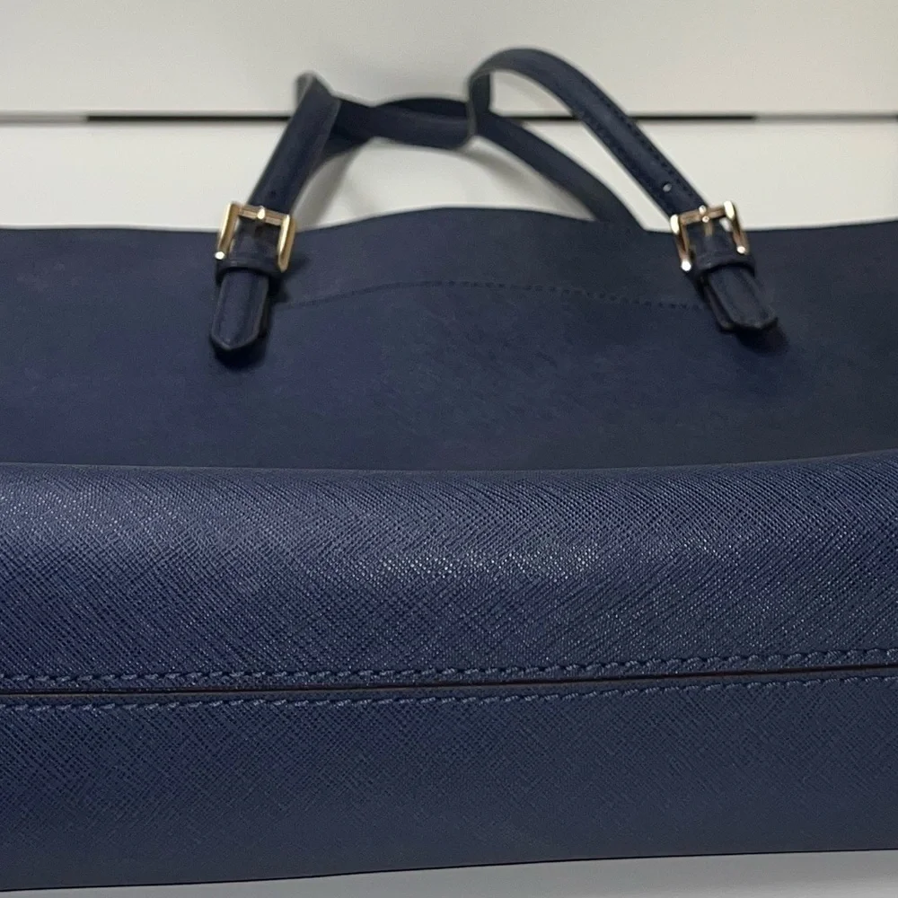Michael kors- Navy and gold bag - Picture 5 of 8